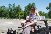 Классный куни на свежем воздухе в солнечный день